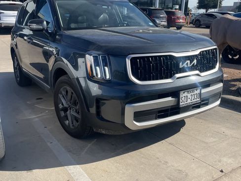 Used 2023 Kia Telluride LX image 2