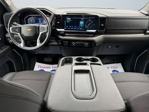 Used 2024 Chevrolet Silverado 3500 LT image 10