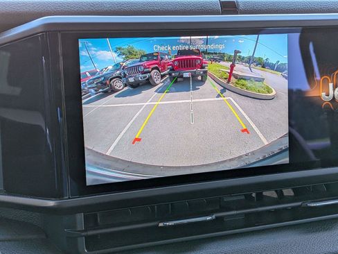 Used 2025 Jeep Wrangler Unlimited Sport AWD/4WD image 23