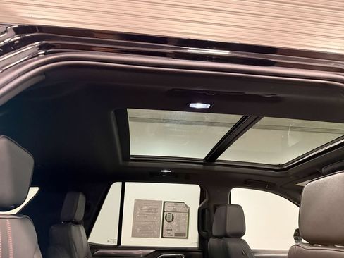 Used 2024 Chevrolet Tahoe RST w/ Luxury Package AWD/4WD image 17