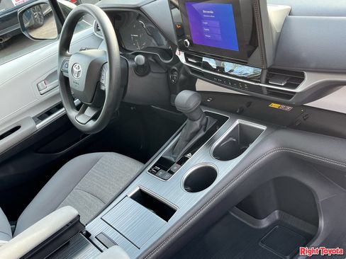 Certified 2026 Toyota Sienna LE FWD image 13