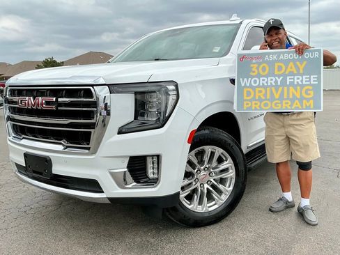 Used 2023 GMC Yukon SLT AWD/4WD image 1