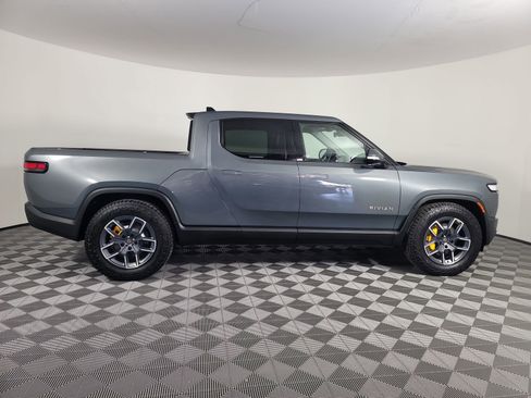 Used 2023 Rivian R1T Adventure image 6
