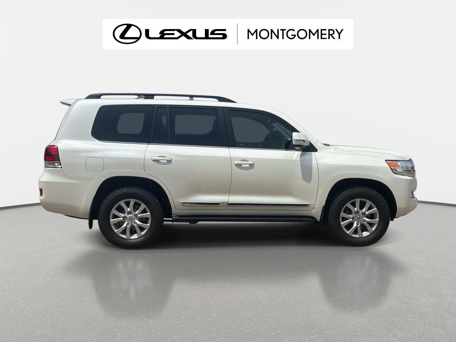 Used 2018 Toyota Land Cruiser AWD/4WD image 2