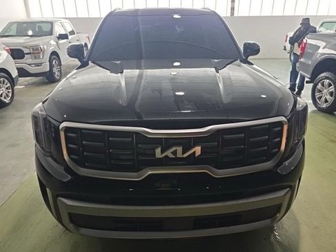 Used 2025 Kia Telluride S image 3
