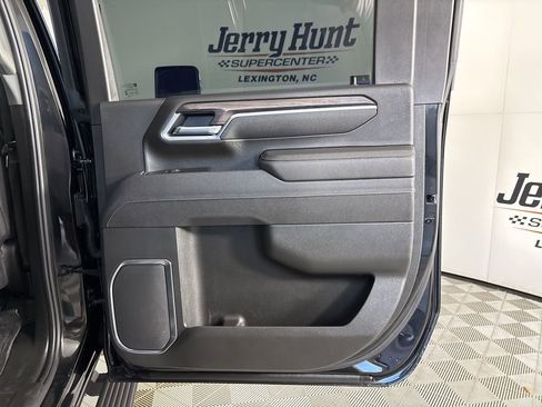 Used 2025 Chevrolet Silverado 3500 LTZ w/ LTZ Premium Package image 23