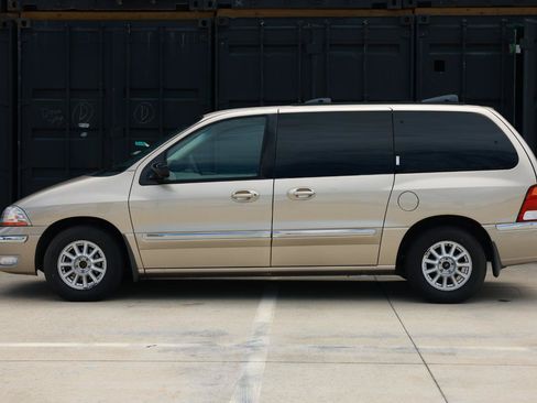 Used 1999 Ford Windstar SE FWD image 3
