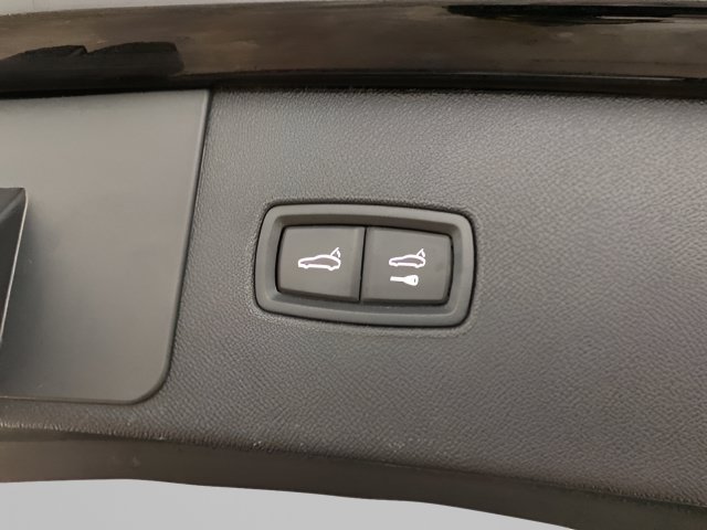 Used 2023 Porsche Cayenne AWD/4WD image 10