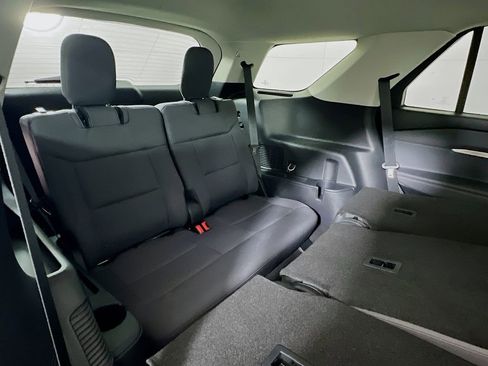 Used 2025 Ford Explorer Active image 31