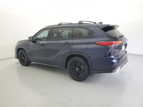Used 2023 Toyota Highlander XSE image 7