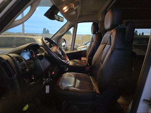 Used 2022 RAM ProMaster 2500 w/ Premium R/V Group FWD image 7