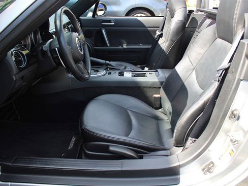 Used 2013 MAZDA MX-5 Miata Grand Touring w/ Premium Pkg image 19