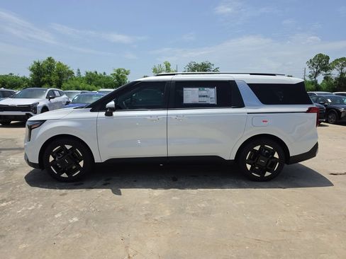 New 2026 Kia Carnival EX FWD image 5