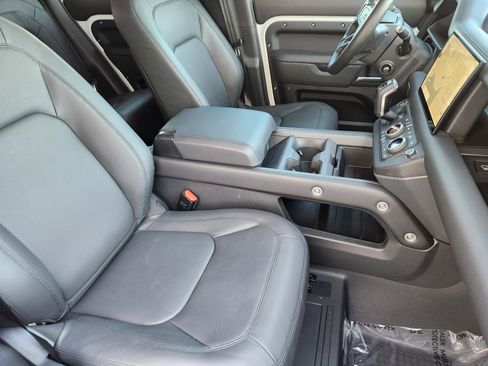 Certified 2025 Land Rover Defender 110 S image 18