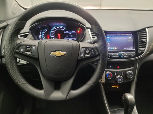Used 2022 Chevrolet Trax LT FWD image 22