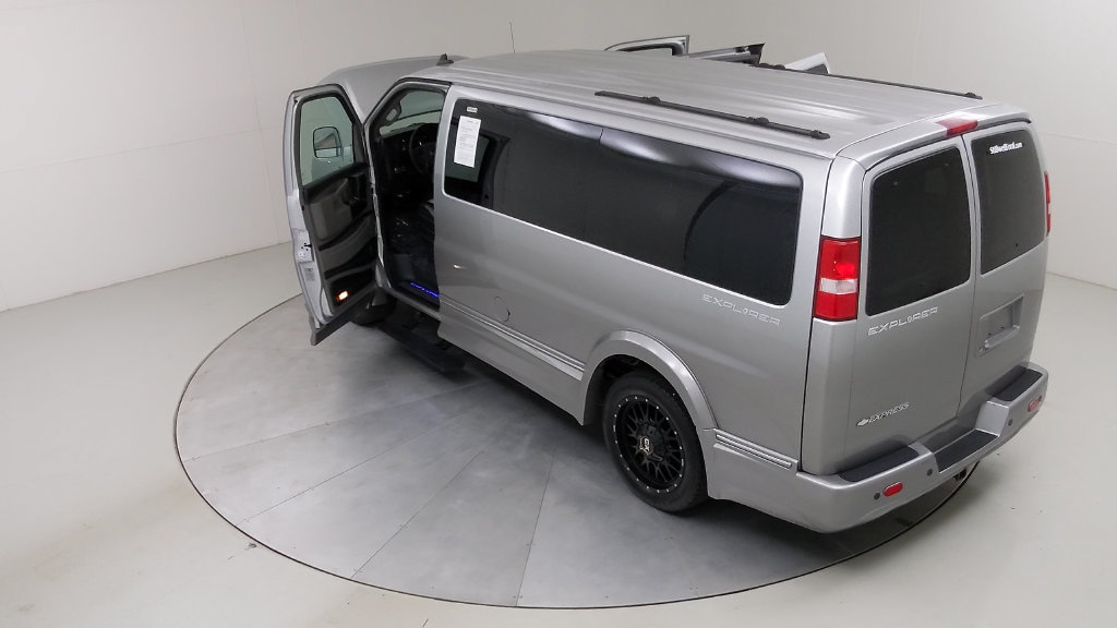 Used 2020 Chevrolet Express 2500 w/ Enhanced Convenience Package RWD image 55
