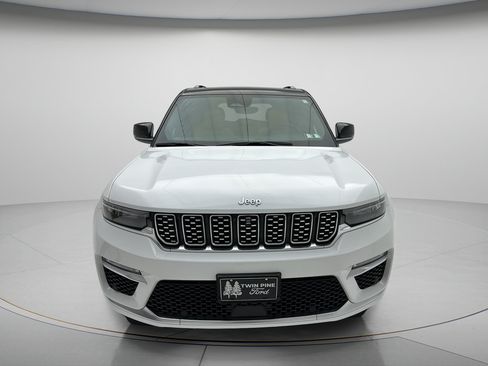 Used 2023 Jeep Grand Cherokee Summit AWD/4WD image 2