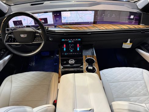 Certified 2025 Cadillac Escalade Sport Platinum w/ LPO, ONYX Package image 16