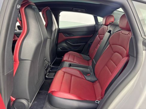 Used 2023 Porsche Taycan 4S w/ Premium Package image 40