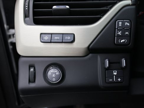 Used 2019 GMC Yukon Denali w/ Denali Ultimate Package RWD image 18