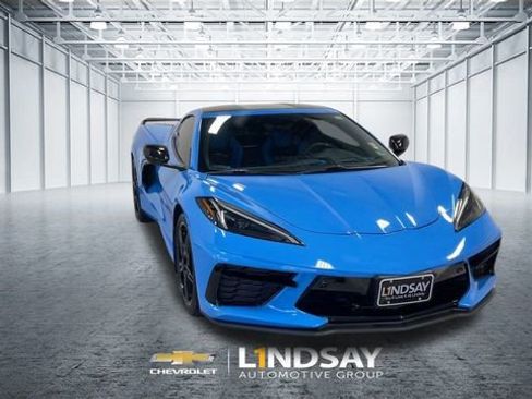 Used 2021 Chevrolet Corvette Stingray Premium Cpe w/ Z51 Performance Package image 4