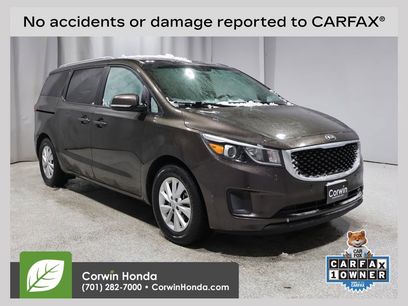 Used 2017 Kia Sedona LX w/ LX Essentials Premium Package