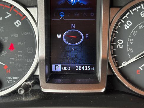 Used 2022 Toyota Tacoma Limited AWD/4WD image 25
