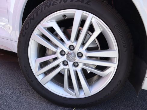 Used 2019 Audi Q5 2.0T Premium Plus w/ Premium Plus Package AWD/4WD image 16