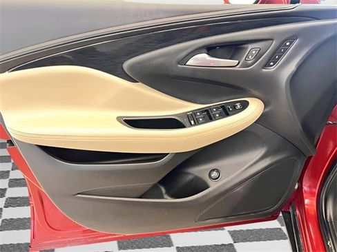 Used 2017 Buick Envision Essence image 15