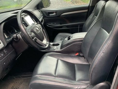 Used 2017 Toyota Highlander XLE AWD/4WD image 21