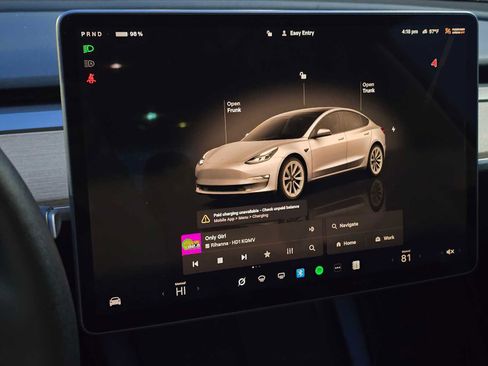 Used 2023 Tesla Model 3 Standard Range image 25