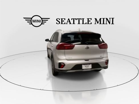 Used 2020 Kia Niro EX FWD image 9