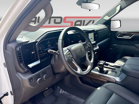 Used 2025 Chevrolet Silverado 1500 LT Trail Boss w/ Convenience Package II AWD/4WD image 9