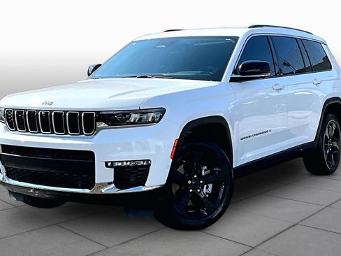 Used 2023 Jeep Grand Cherokee L Limited w/ Luxury Tech Group II RWD image 35