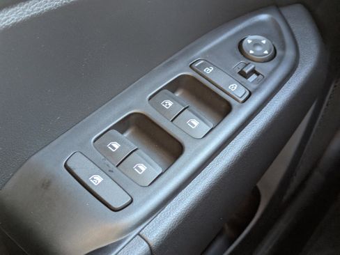 Certified 2024 Hyundai Venue SEL image 22