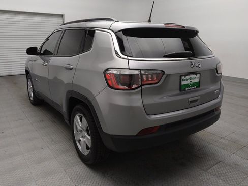 Used 2022 Jeep Compass Latitude FWD image 5