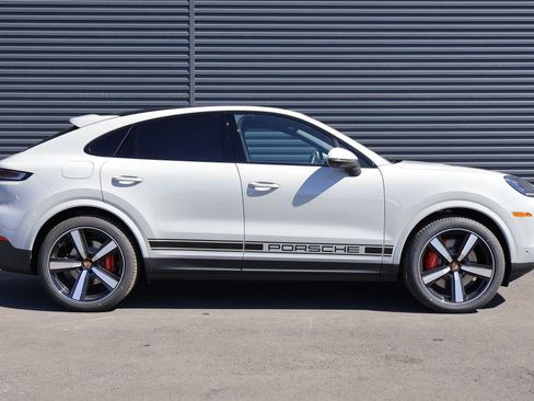 New 2026 Porsche Cayenne S image 8