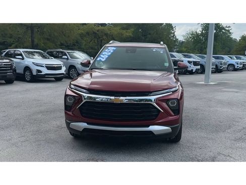 Certified 2025 Chevrolet TrailBlazer LT w/ Convenience Package FWD image 3