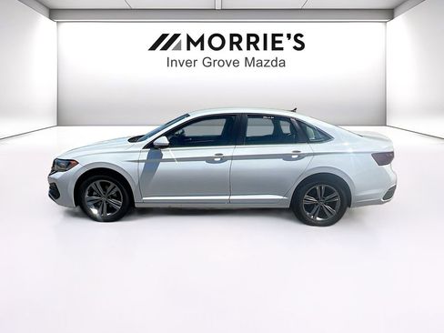 Used 2023 Volkswagen Jetta SE FWD image 8