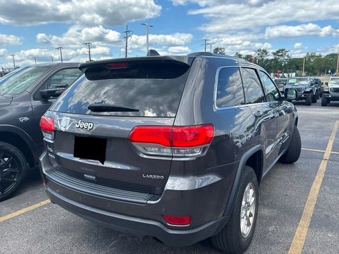Used 2018 Jeep Grand Cherokee Laredo AWD/4WD image 5