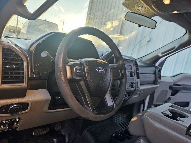 Used 2018 Ford F550 2WD Regular Cab Super Duty image 8