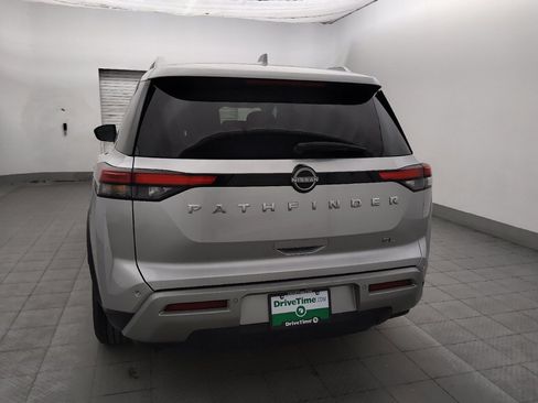 Used 2023 Nissan Pathfinder SL FWD image 6
