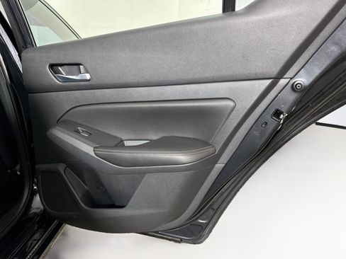 Used 2022 Nissan Altima 2.5 SV FWD image 27