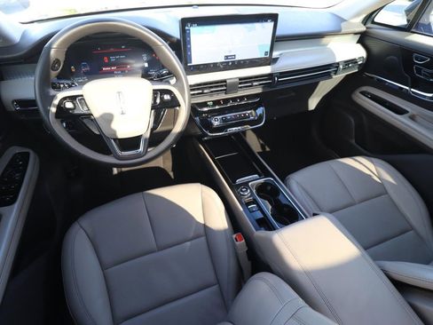 Used 2023 Lincoln Corsair FWD w/ Equipment Group 101A image 9