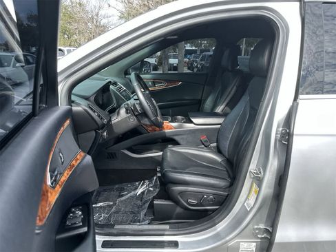 Used 2019 Lincoln Nautilus Select image 2