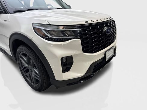 Used 2025 Ford Explorer ST-Line w/ Premium Package AWD/4WD image 17