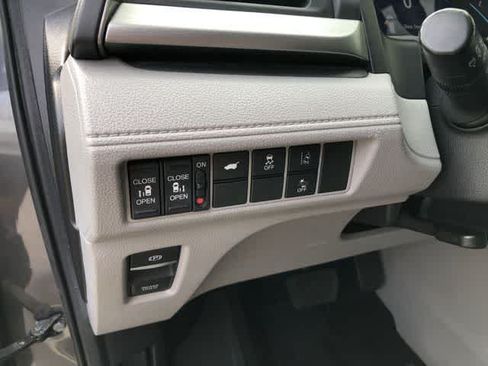 Used 2020 Honda Odyssey EX-L image 32