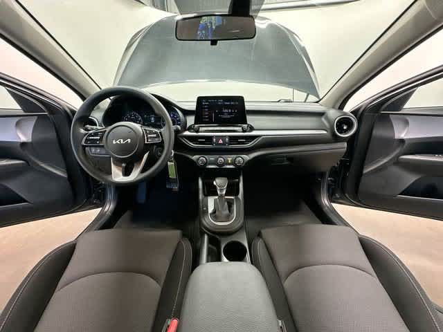 Used 2023 Kia Forte LXS w/ LXS Technology Package FWD image 18