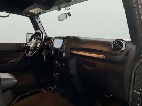 Used 2017 Jeep Wrangler Unlimited Sport w/ Connectivity Group image 32