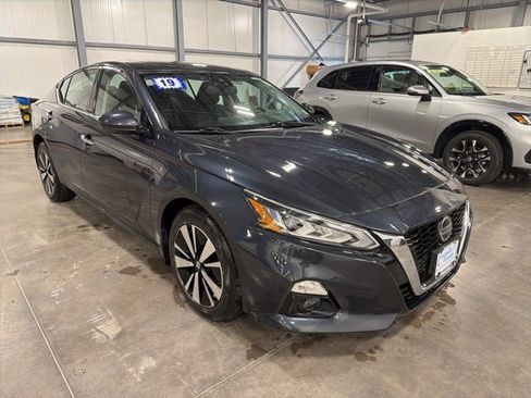 Used 2019 Nissan Altima 2.5 SV image 6